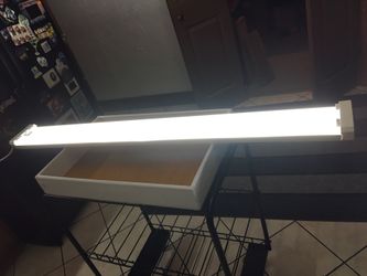 SHOP LIGHT very useful + pull chain -plug in