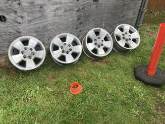 SUV 4Runner Tacoma toyota 17” with center caps