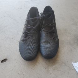 Soccer Cleats Size 4
