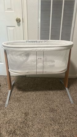 Baby Bjorn rocking baby bassinet
