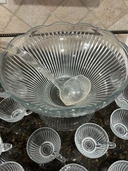 Gibson Royal Crest Party Punch Bowl And 12 Cups