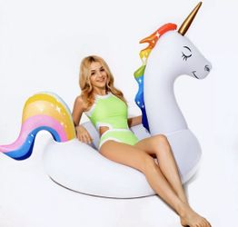 🦄 BRAND NEW GIANT INFLATABLE POOL RING