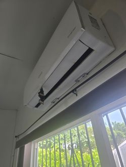 Chic split air conditioner