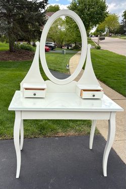 White Vanity/Make Up Table