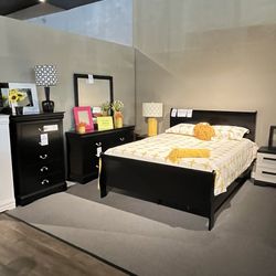 Queen Bed, Dresser, Mirror And Nightstand 