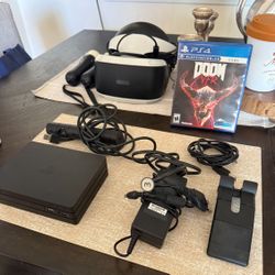 VR SET FOR PS4 W/ DOOM GAME INCLUDED