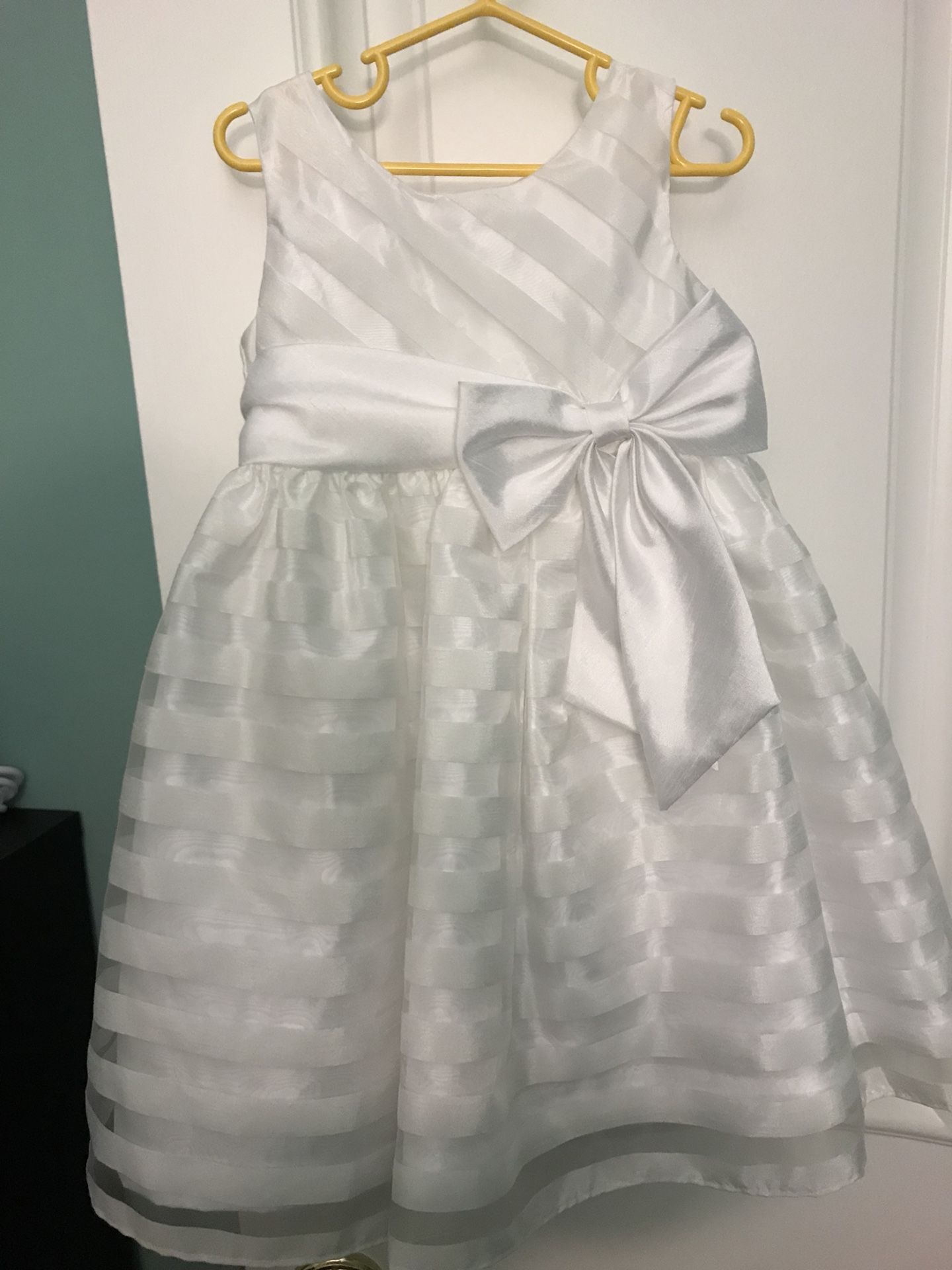 Flower girl dress, girl white dress, size 2-3T