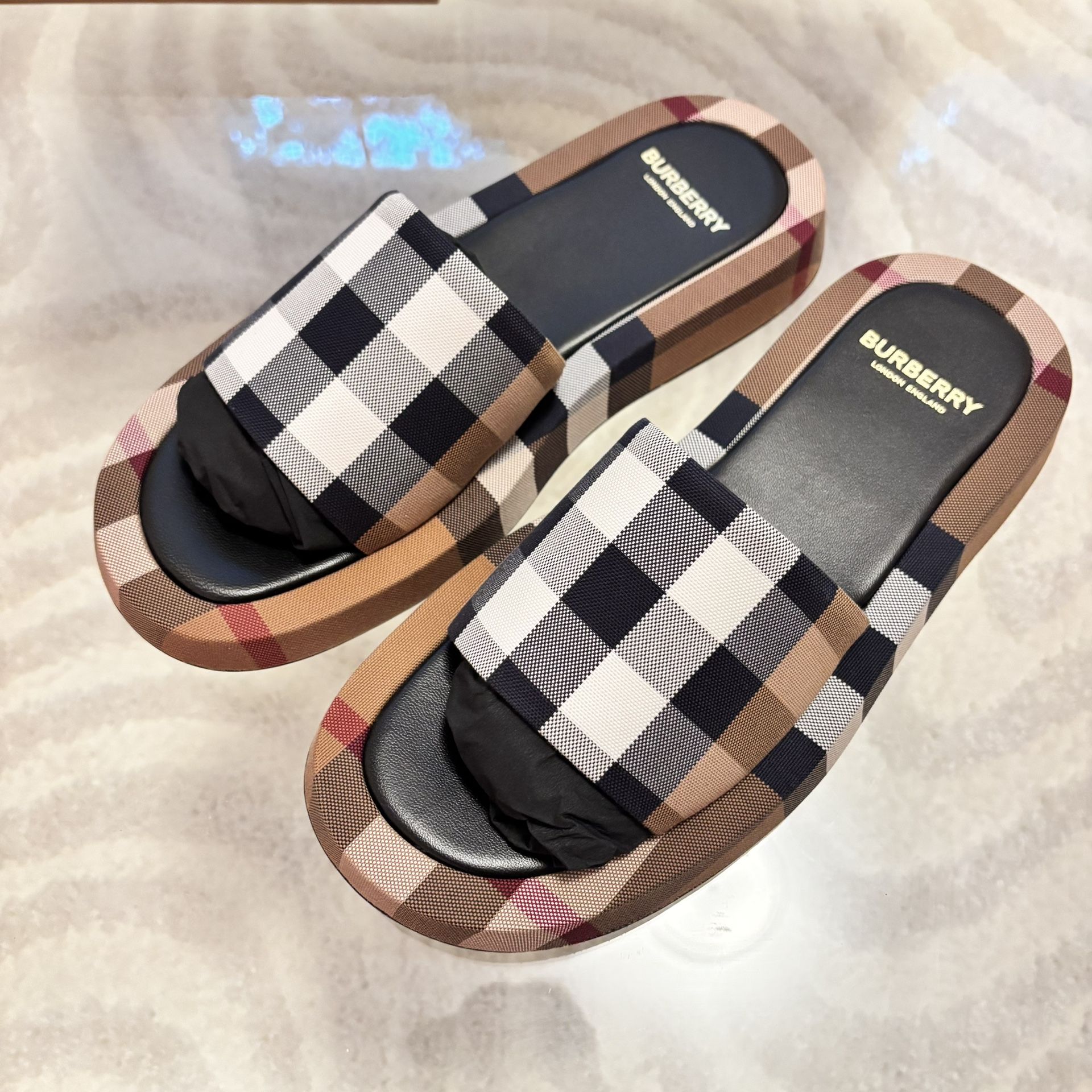 Burberry Checkered Women’s Slippers