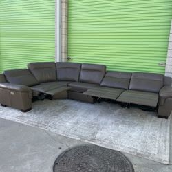 *Free Delivery* Macys Leather Power Reclining Couch Sofa 