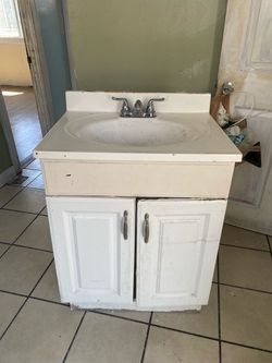 25” bathroom vanity with sink
