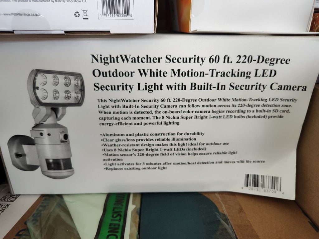 Motion-Tracking LED Security Light with Built-In Security Camera FOLLOWS THE INTRUDER