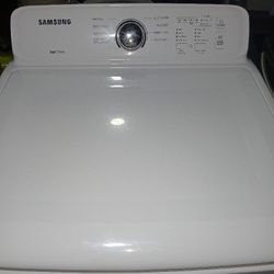 Lavadora De Ropa SAMSUNG La Primera Tanda La Lava Bien Pero Ya En La Segunda Se Para La Vendo Para Piezas$60 O Mejor Oferta