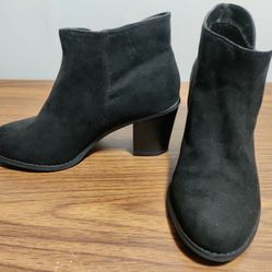 Size 8.5 Wide Width Women's Boots Black