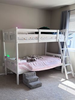 Storkcraft Twin Bunk Bed (white)