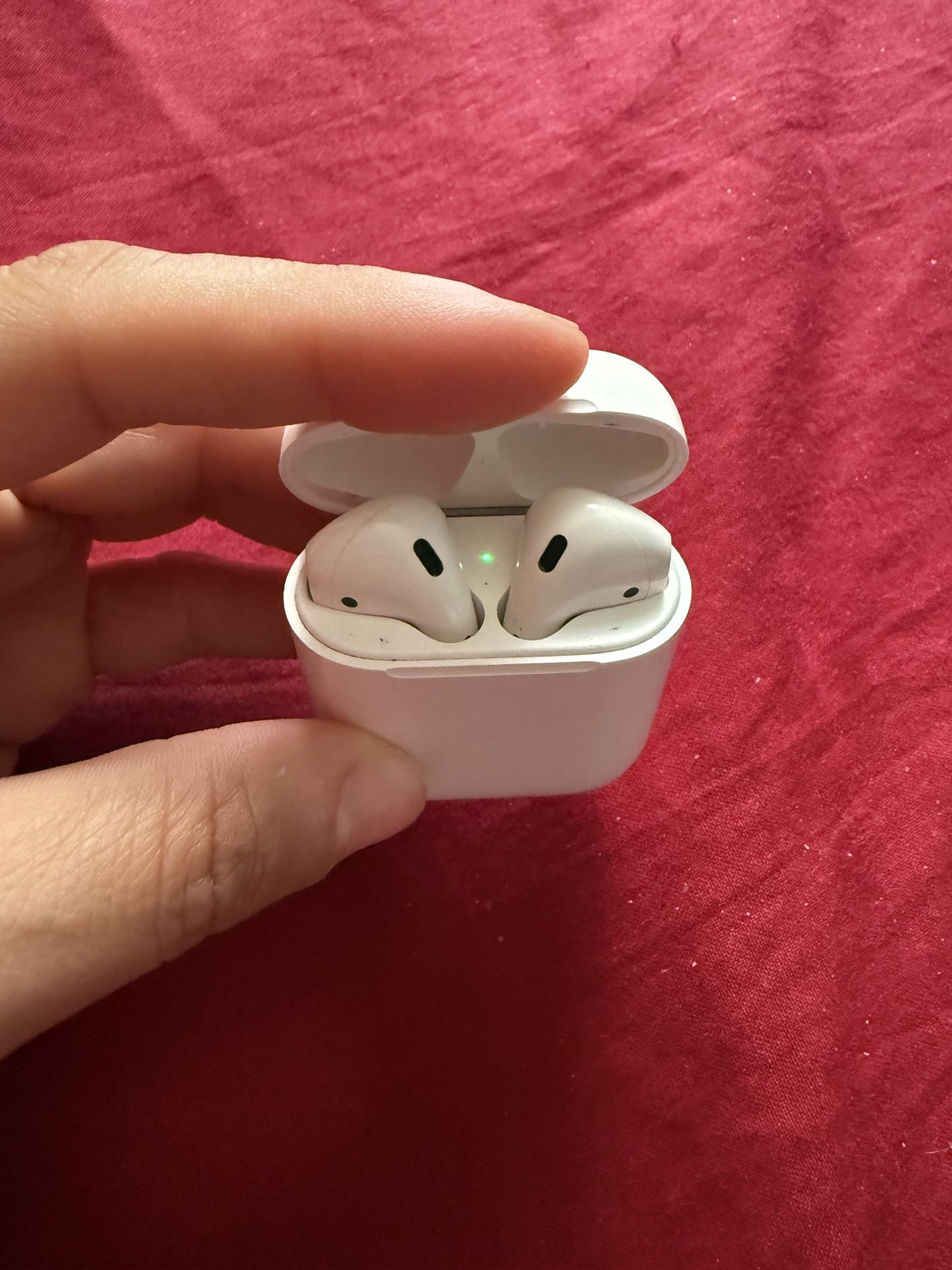 Apple AirPods 2nd Generation