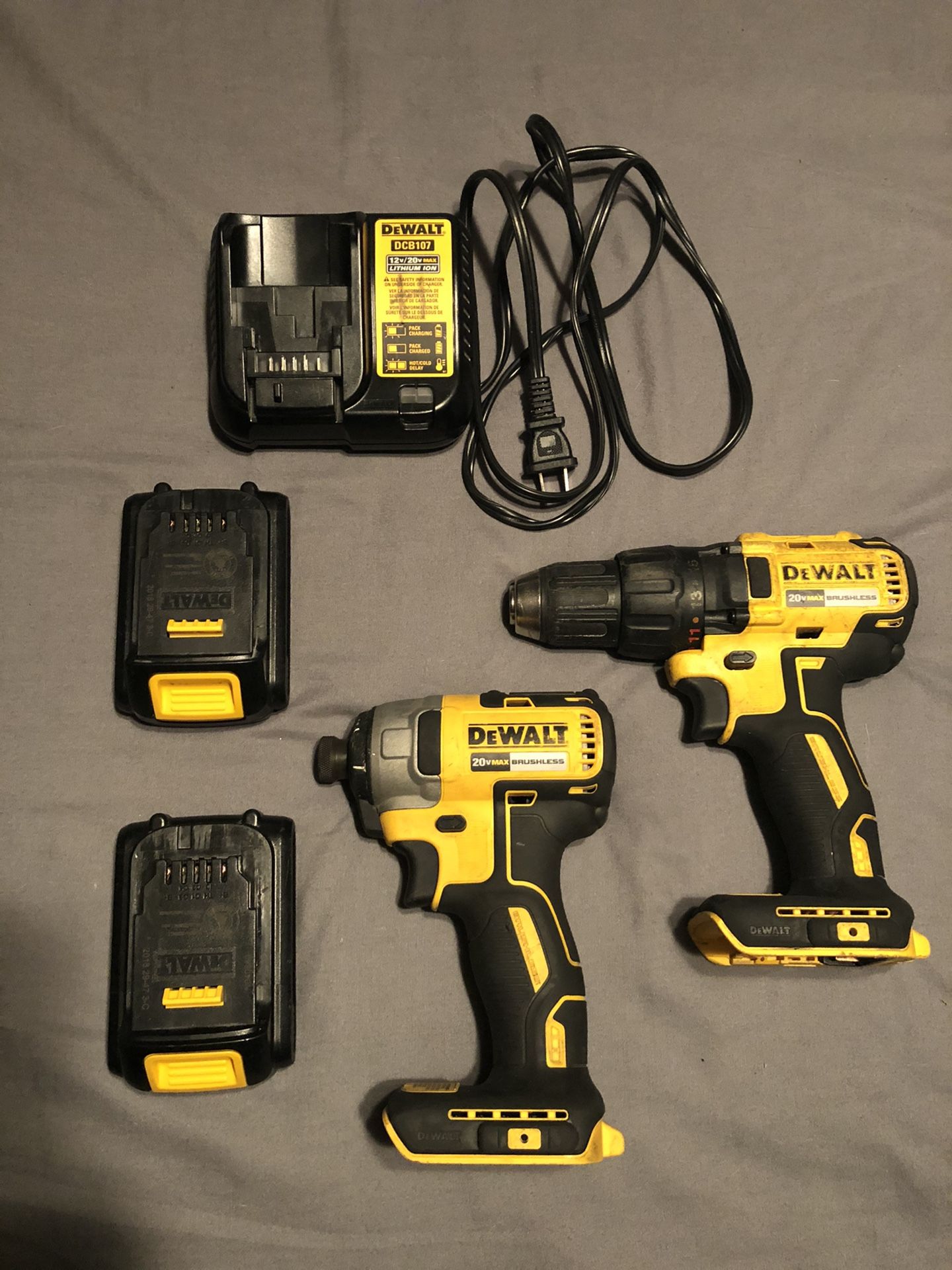 DeWalt 20V Drill and Impact w/ 2 batteries 1.3 Ah and charger