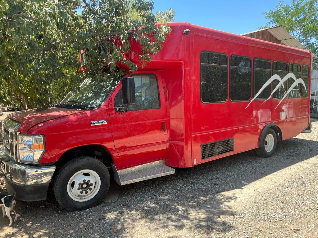 2023 Ford E-350