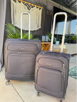Luggage set