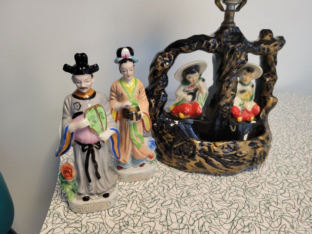 Asian Lamp And Figurines 