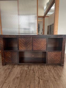 Darvin entertainment center