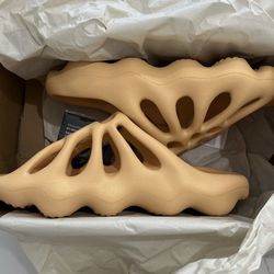 Yeezy Slides 450 Cream