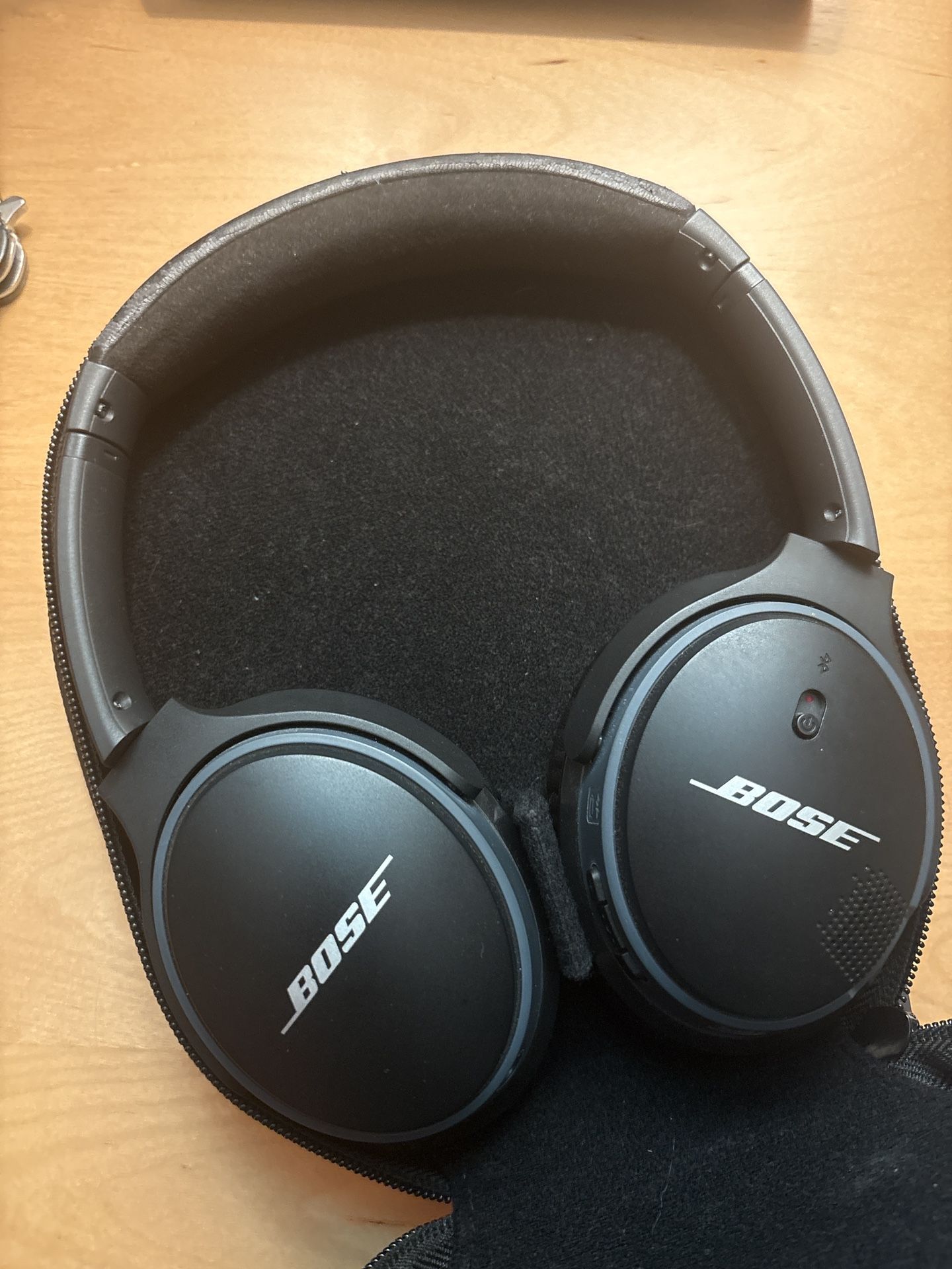 Bose SoundLink around-ear wireless headphones II