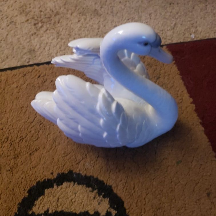 1983 Lladro Swan