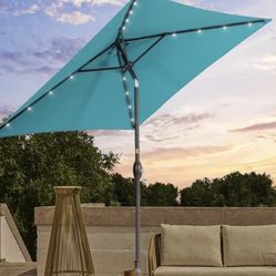 Large Umbrella With Matching Outdoor Area Rug(in amazing shape)