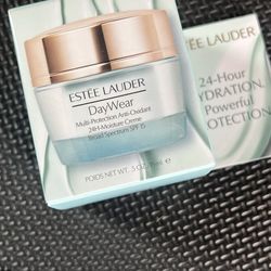 Estée Lauder Makeup And Beauty Bundle Brand New