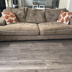 Large Couch/Sofa