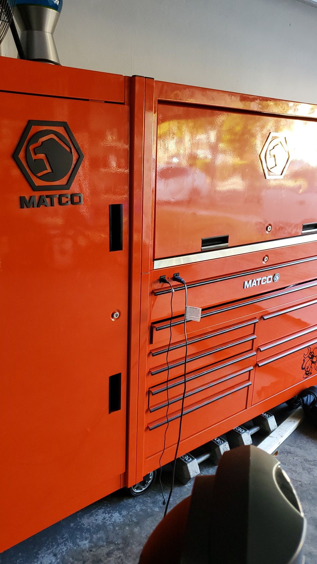 Matco 4s tool box with hutch and side cabinet