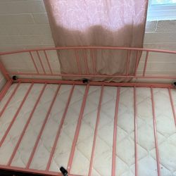 Twin Size Day Bed Need Gone