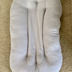 Snuggle Me Newborn Lounger