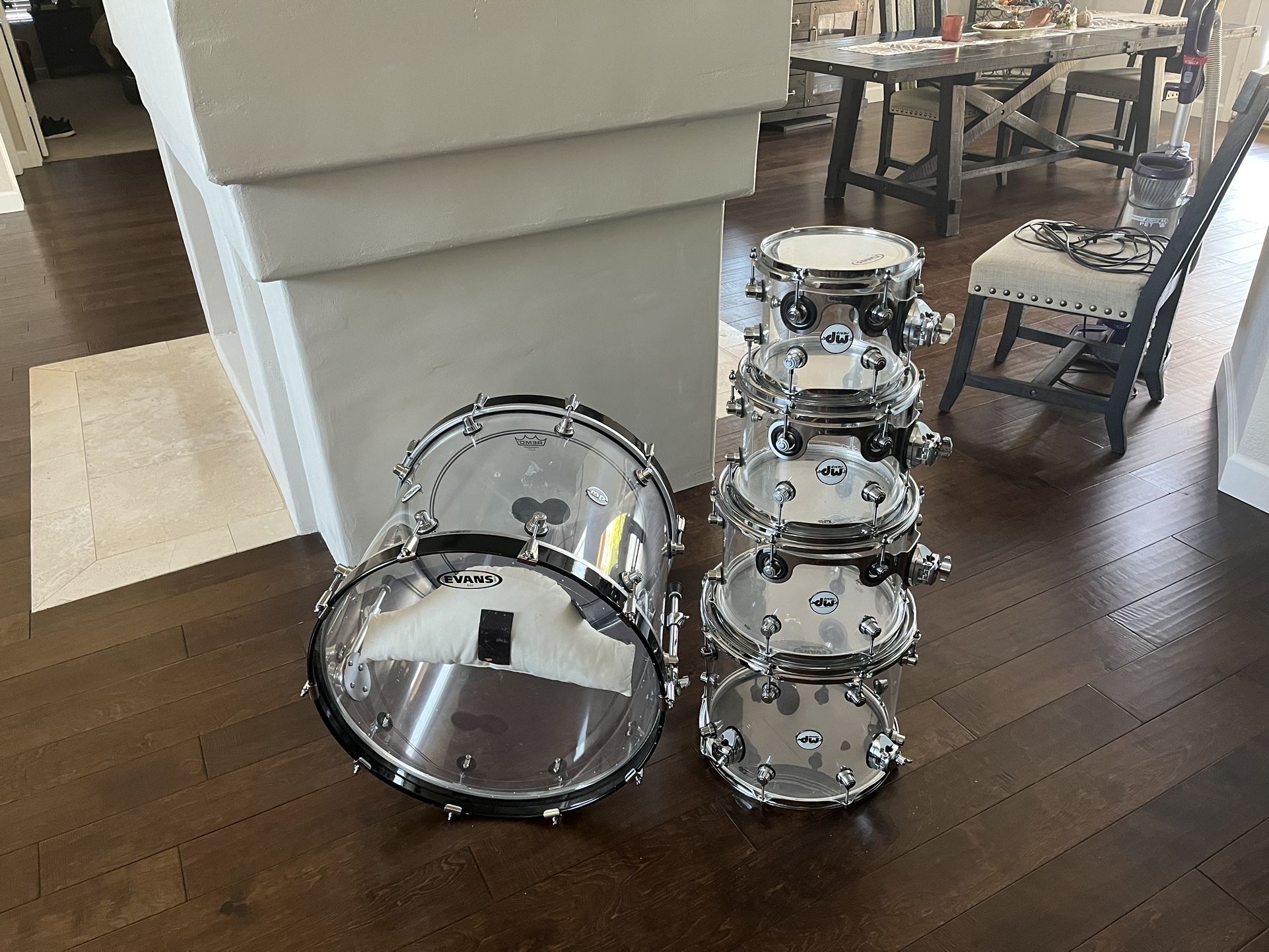 DW 5 Piece Shell Drum Set with Cases