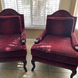 Red Velvet Armchairs / Dos Sillones 