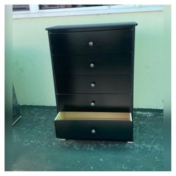 Dresser/ Five drawers dresser