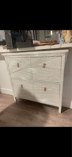 Shoe cabinet