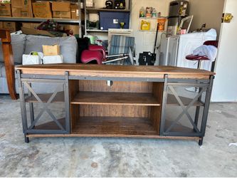 Tv stand,like new,can deliver