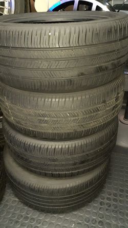Set of 4 matching tires Goodyear eagle size 225/50R18