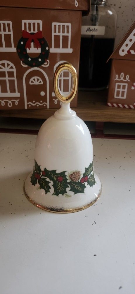 Rosina China Co. "Yuetide" Fine Bone China Christmas Bell π