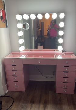Vanity mirror