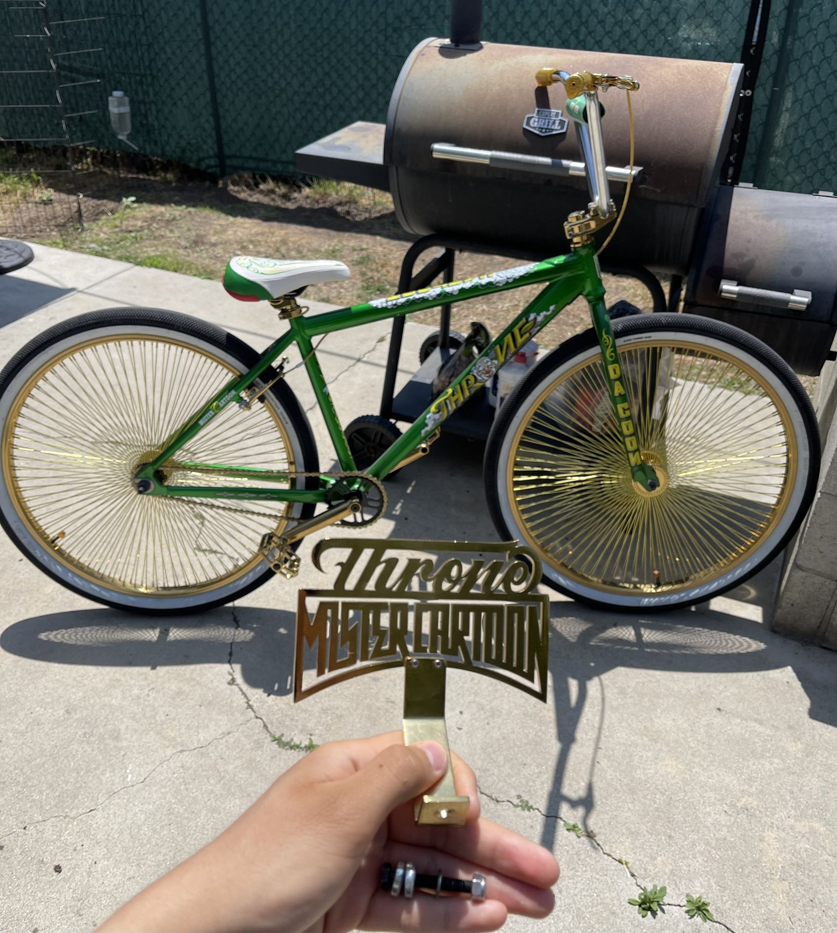 Throne Mister Cartoon Clownin Bicycle