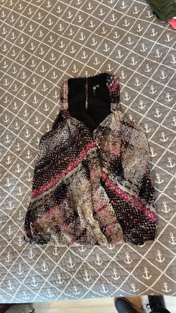 XL Kloth sleeveless blouse features a bold pink and black snake print with a wrap-front V-neck design