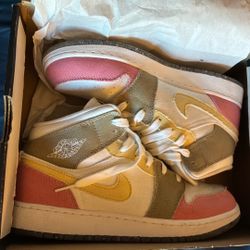 Air Jordan 1 Mid SE 