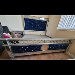 Mirrored KING  size  bedroom Set (NEW)