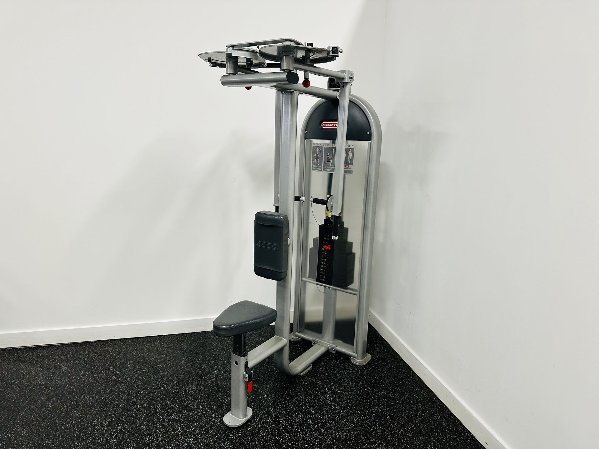 StarTrac Instinct Fly/Rear Deltoid Machine - Workout - Gym Equipment