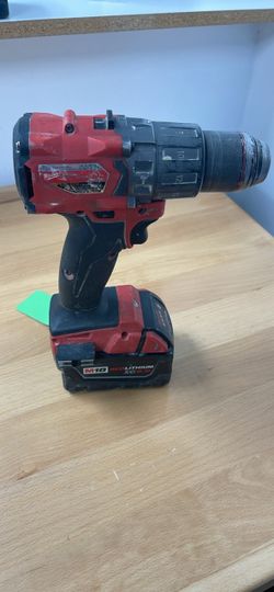 Milwaukee M18 Cordless Drill with XC5.0 Battery