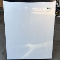 Magic Chief Mini Fridge 