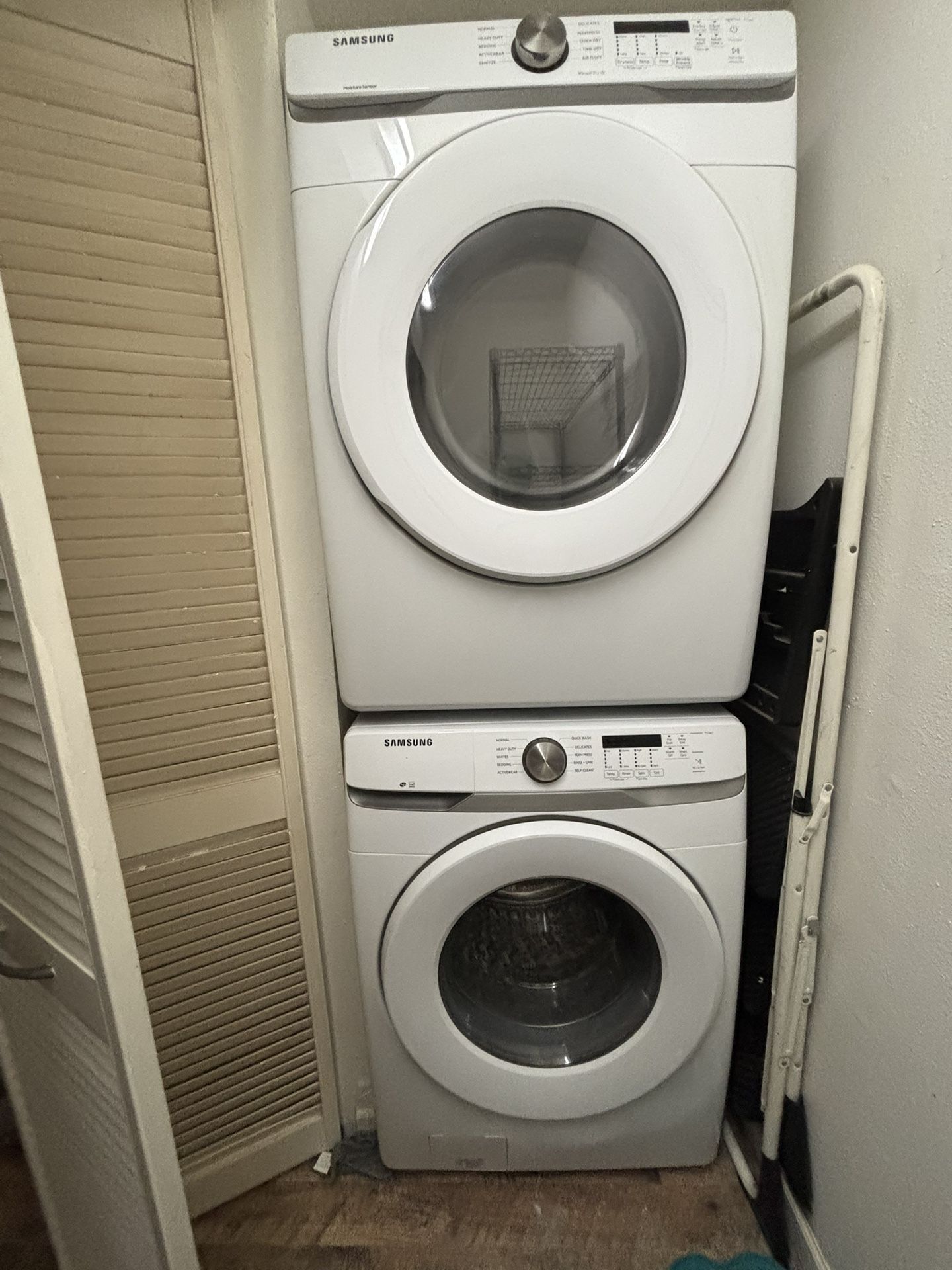 STACKING WASHER/DRYER SAMSUNG