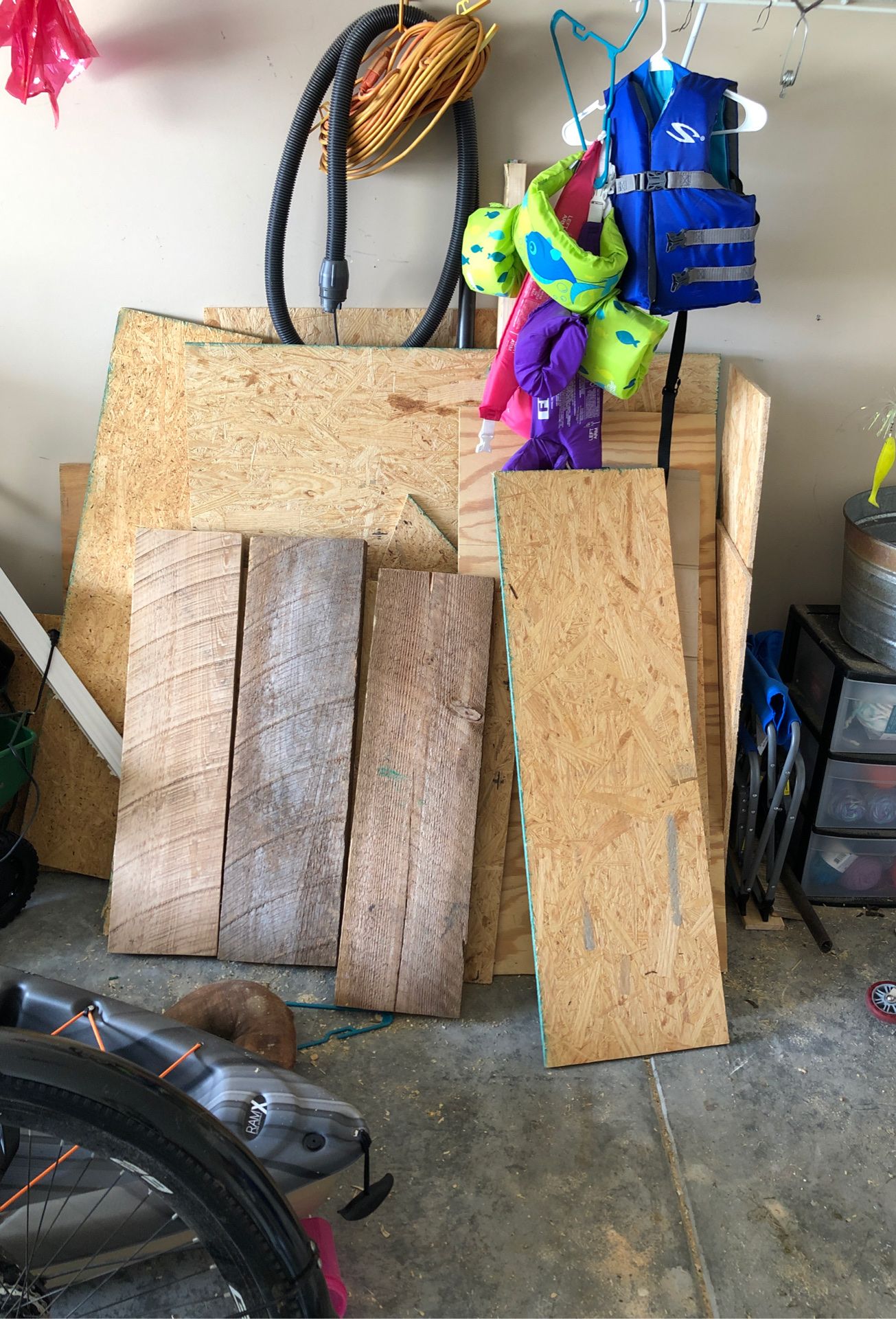 Carpentry scraps all cuts and board types